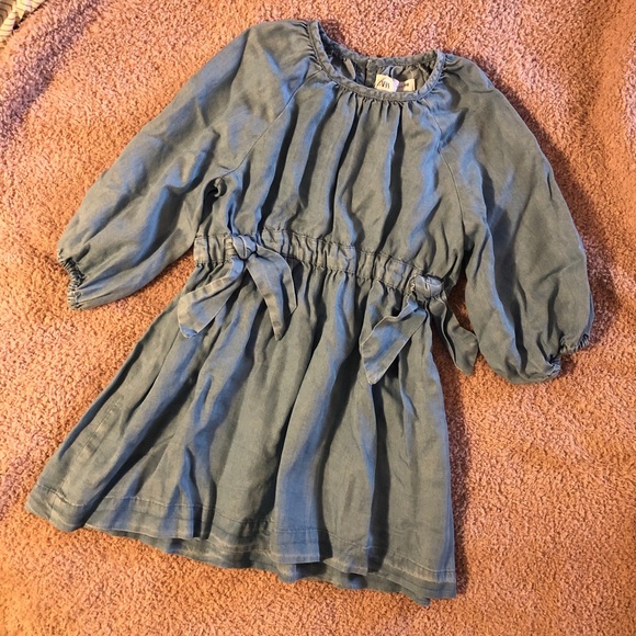 *SOLD* BRAND NEW Zara Girl Chambray Dress 4-5 - Picture 3 of 6